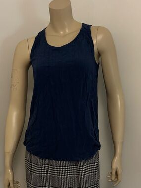 Eddie Bauer Women’s Navy Sleeveless Tank Size Small